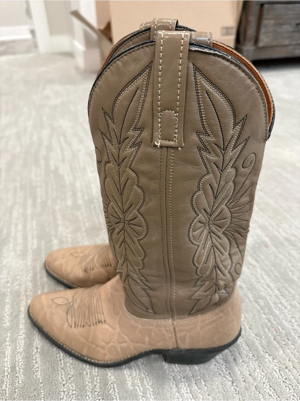 Vintage ACME Cowboy Boots Size 8D Taupe Leather Embroidered Western